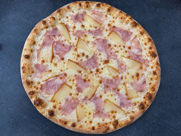 33. Pizza Bianca